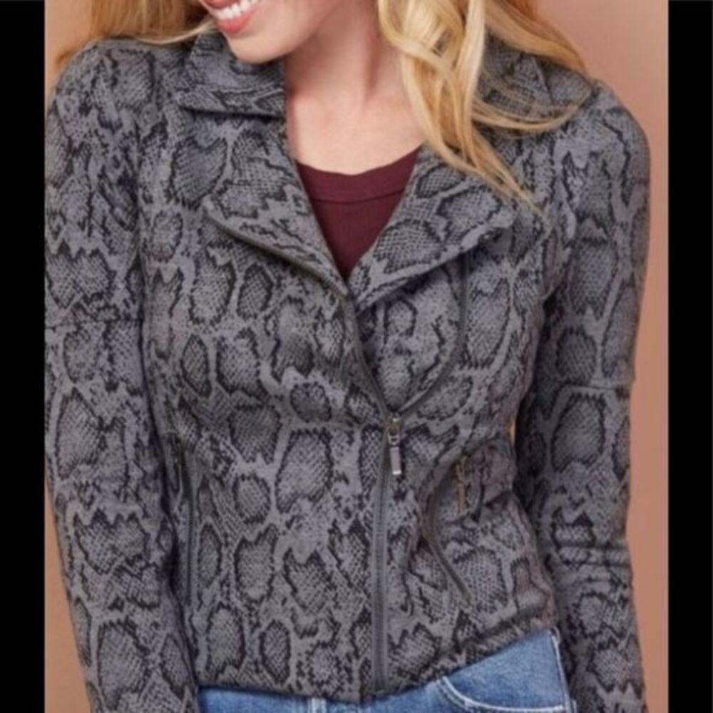 Evereve Lemon Tart Moto Snake Print Jacket - S gray black,NWOT , rayon spandex